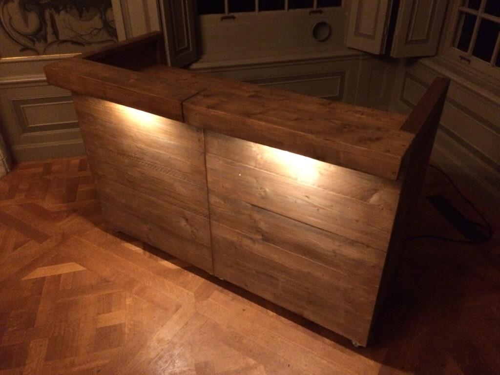 Steigerhouten DJ meubel verhuur in Utrecht